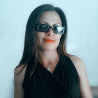 Gina Gomez Photo 3