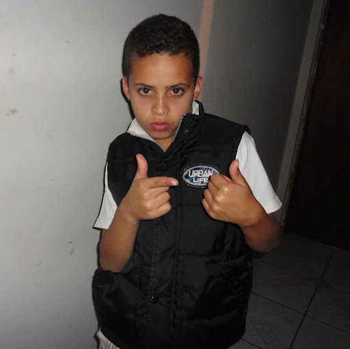 Nicolas Gomes Photo 22
