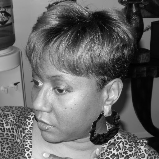 Shelly Houston Photo 32