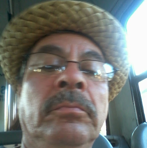 Salvador Robles Photo 23