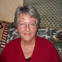 Linda Yates Photo 31