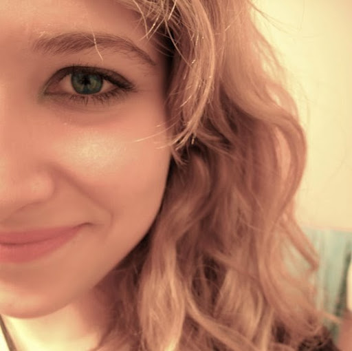 Julia Pitts Photo 9