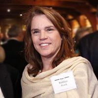 Elizabeth Peach Photo 17