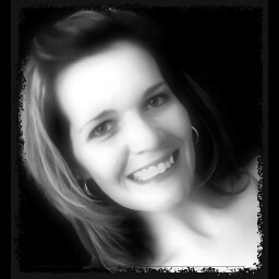 Amy Cathers Photo 1