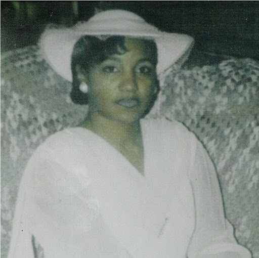 Dorothy Garrett Photo 34