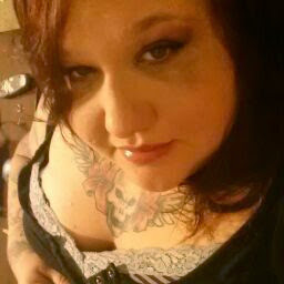 Kristen Leach Photo 33