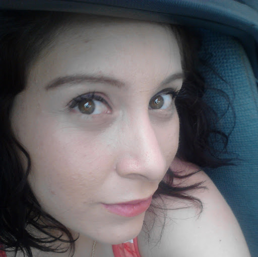 Alejandra Lozano Photo 36