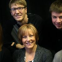 Ellen Lynch Photo 23