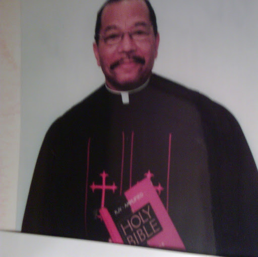 Robert Nicholson Photo 18
