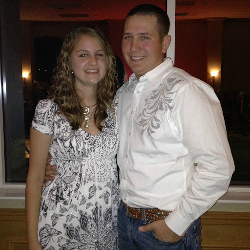 Allison Hanna Photo 15