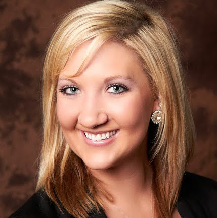 Christina Harmon Photo 35