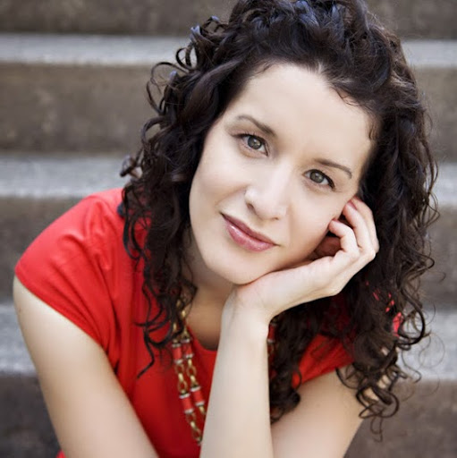 Andrea Larsen Photo 40