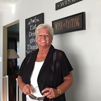 Martha Ellis Photo 29