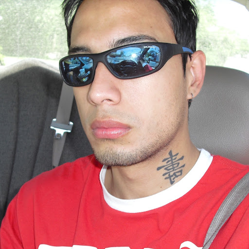 Julian Holguin Photo 8