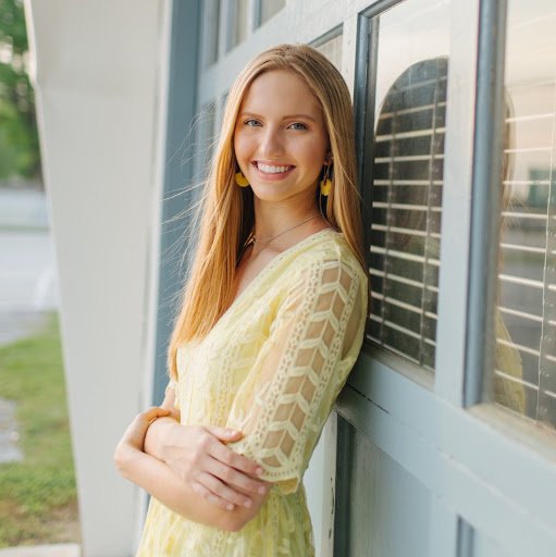 Emma Davis Photo 13