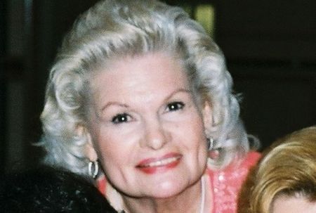 Carolyn Stewart Photo 29