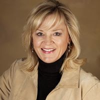 Beth Weir Photo 14