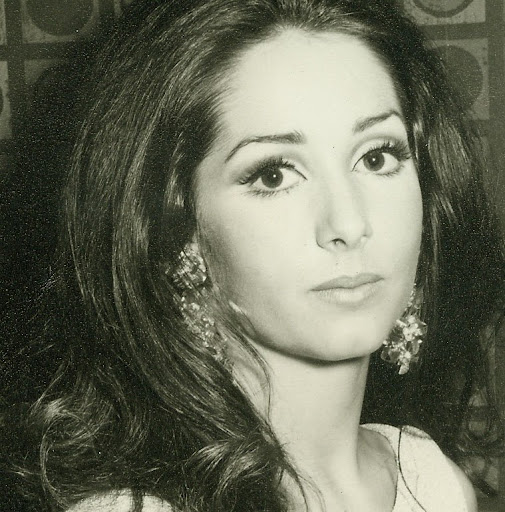 Suzanne Davies Photo 13
