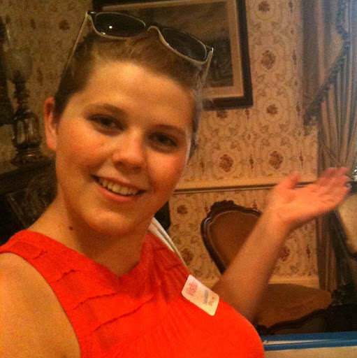 Elizabeth Ricketts Photo 10