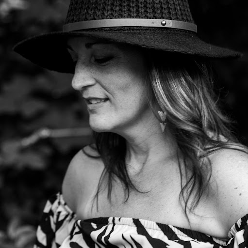 Meredith Russell Photo 34