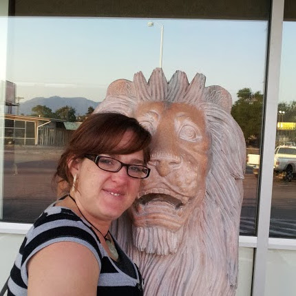 Robyn Simmons Photo 36