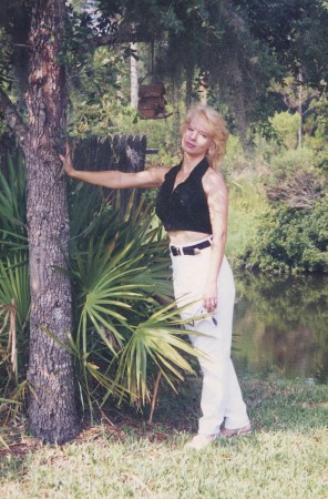 April Darnell Photo 25