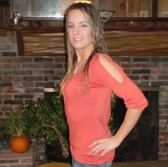 Amanda Sanderson Photo 35