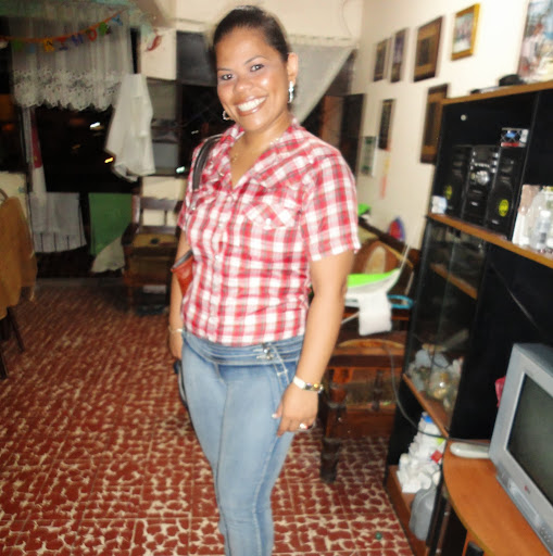 Heidi Alvarado Photo 10