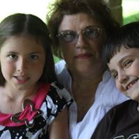 Linda Gill Photo 19