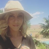 Erika Yates Photo 8