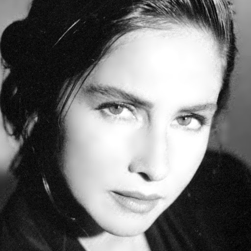 Anne Novak Photo 13