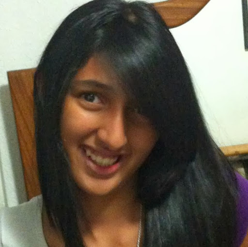 Ana Ulloa Photo 11