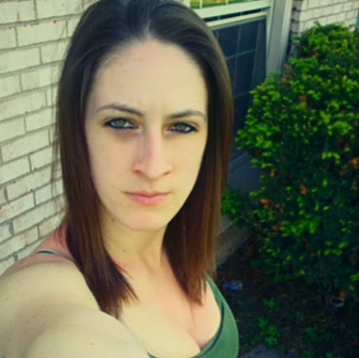 Michelle Arnold Photo 15