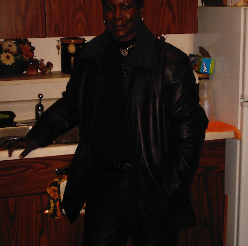 Lynette Robinson Photo 7