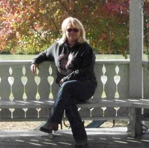 Kelly Holland Photo 28