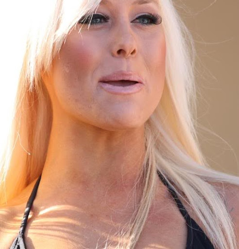 Lisa Miles Photo 2