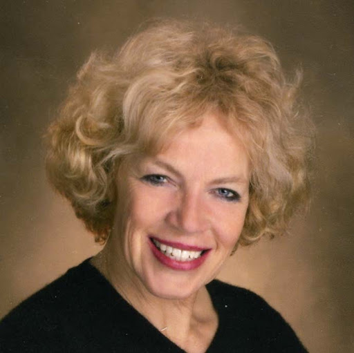 Helen Larsen Photo 40