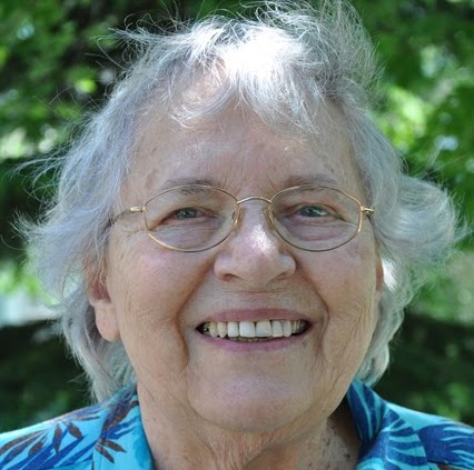 Elizabeth Woods Photo 12