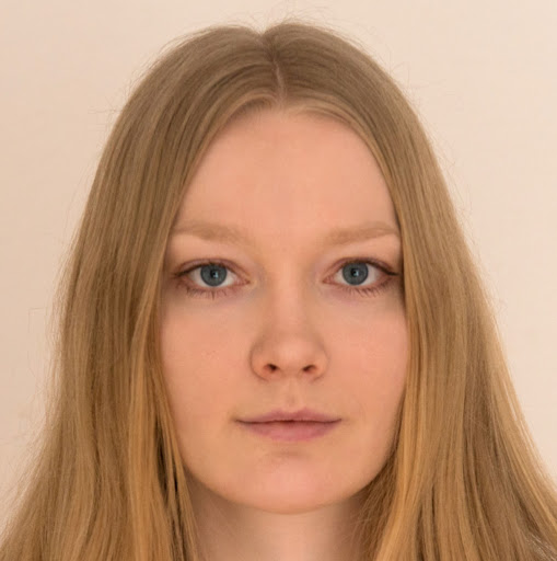 Anna Reeves Photo 29