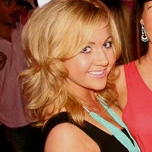 Victoria Frazier Photo 12