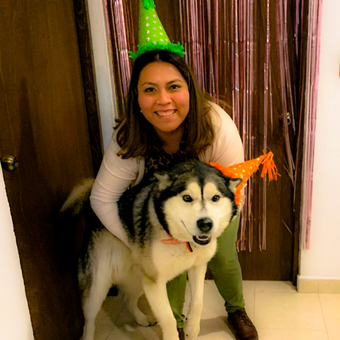 Erika Fuentes Photo 17