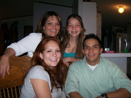Mary Flores Photo 4
