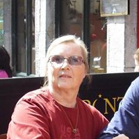 Kris Devine Photo 7
