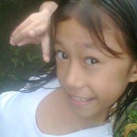 April Rosales Photo 6