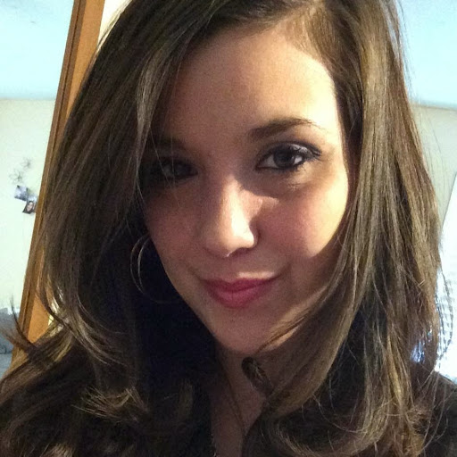 Danielle Olson Photo 26