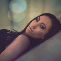 Maxine Peck Photo 8