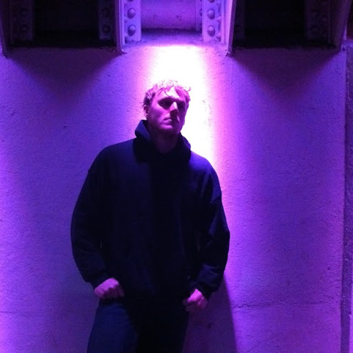 Daniel Gibbons Photo 51