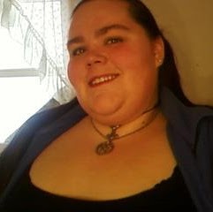 Jennifer Larsen Photo 24
