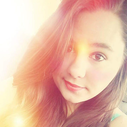Danielle Settles Photo 1