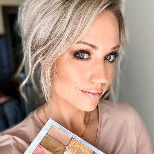 Amanda Sims Photo 37